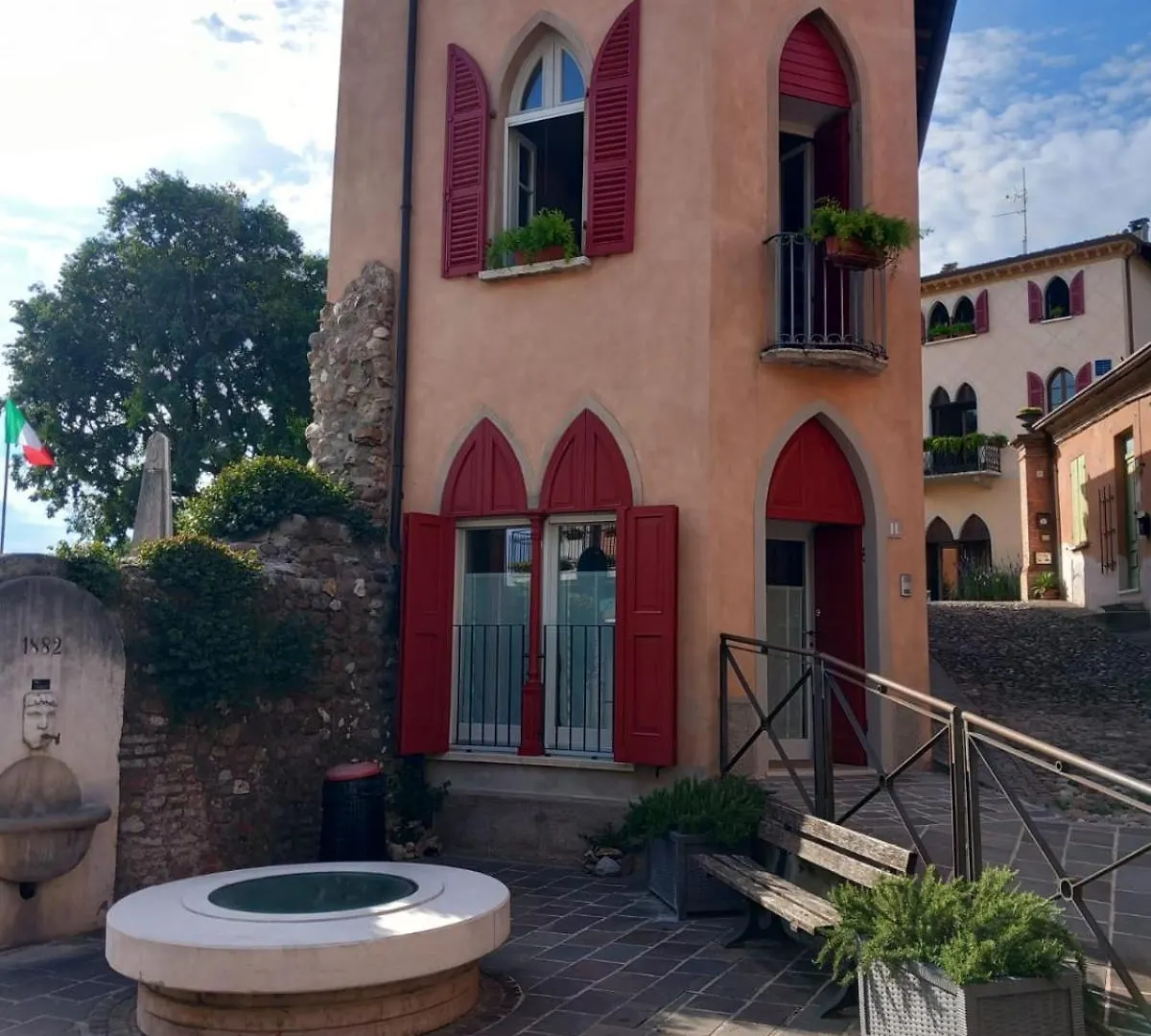La Casina Delle Olghe 1 Relax Sulle Colline Moreniche Del Garda location